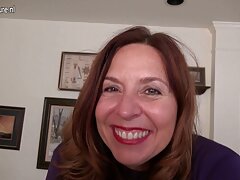 Lato Cazzo bang con la seducente Christiana Cinn da Naughty America video donne mature casalinghe